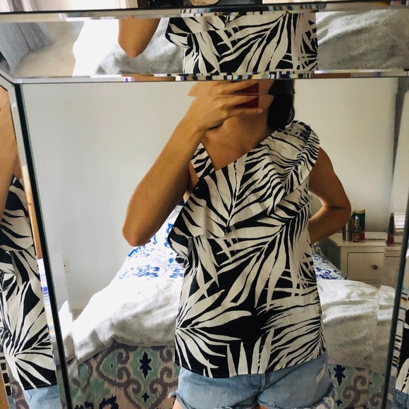 NWT Who What Wear Tropical Print Blouse - Picture 2 of 4
